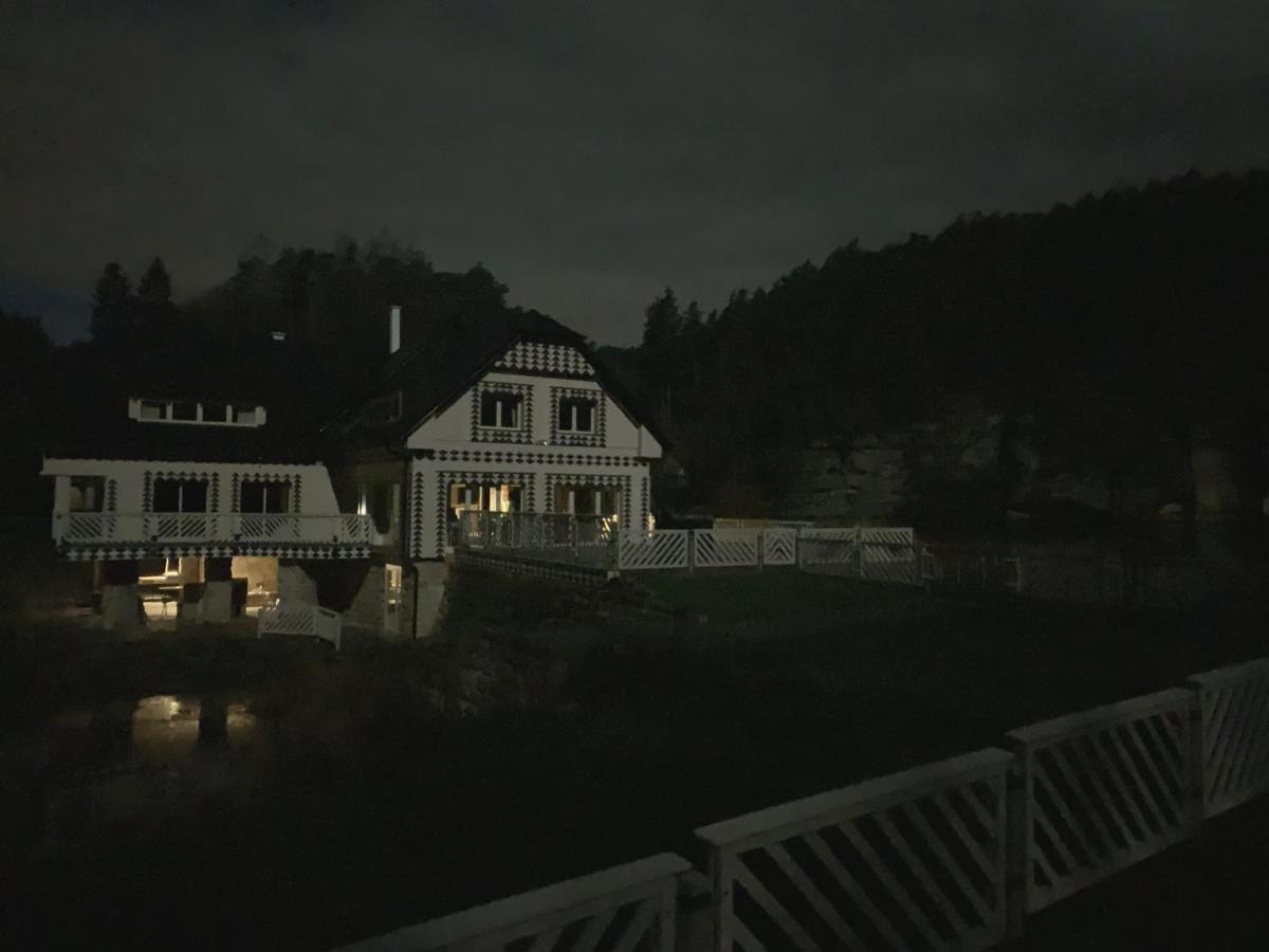 Penzion A Kemp Harasov Vysoka  Eksteriør bilde